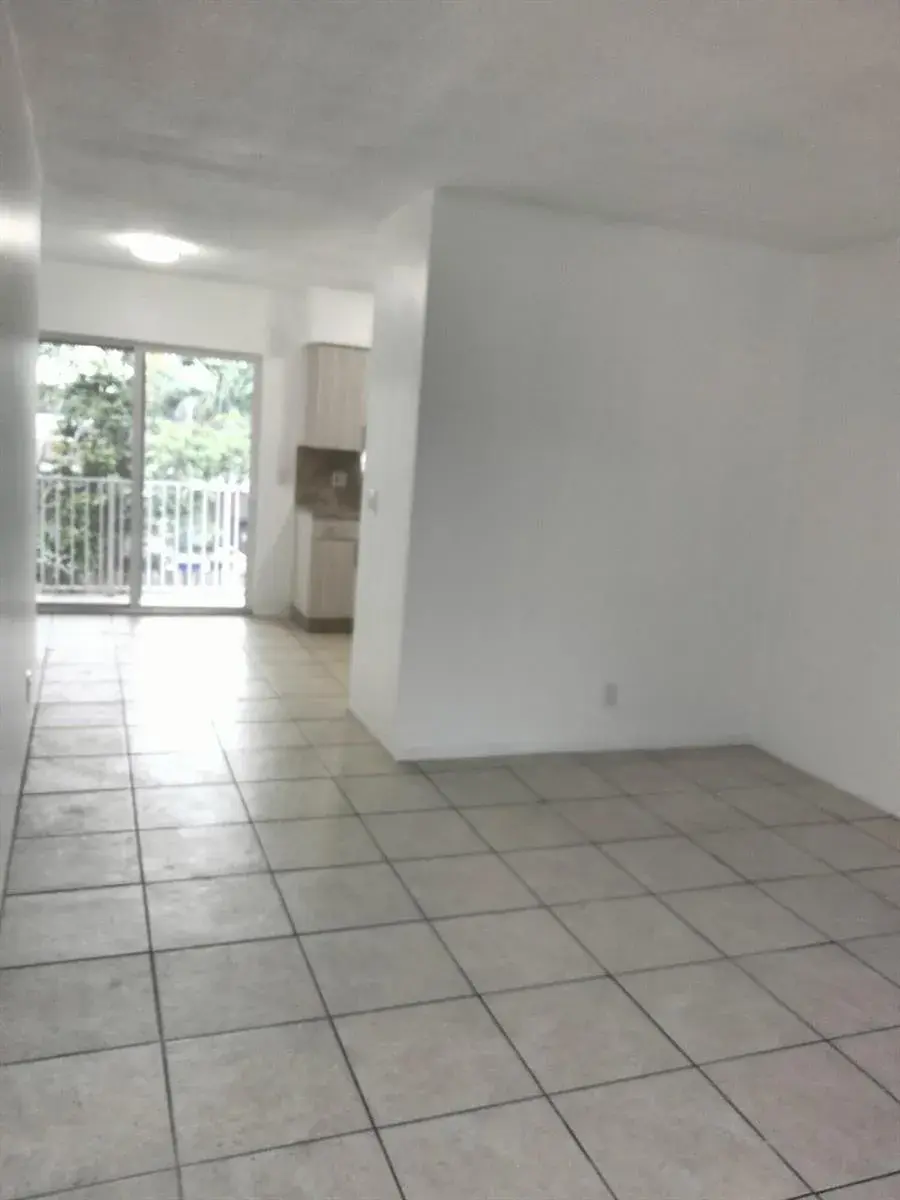 600 S Luna Court # 23, Hollywood FL 33021