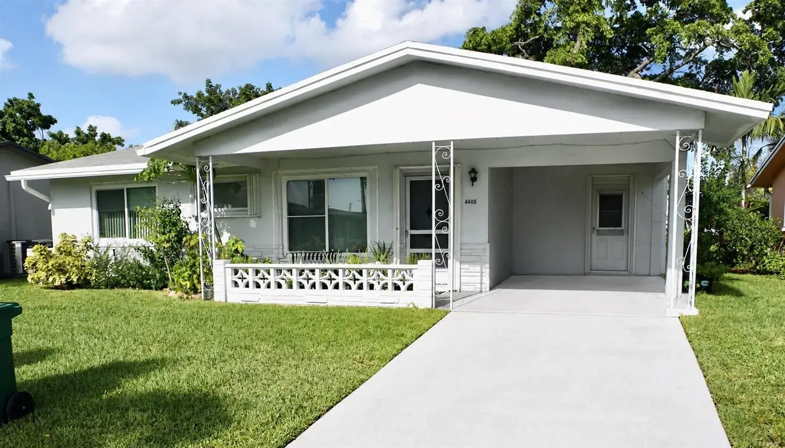 2 bedroom 2 bath Residential for sale at 4405 NW 48th Avenue, Tamarac FL 33319
