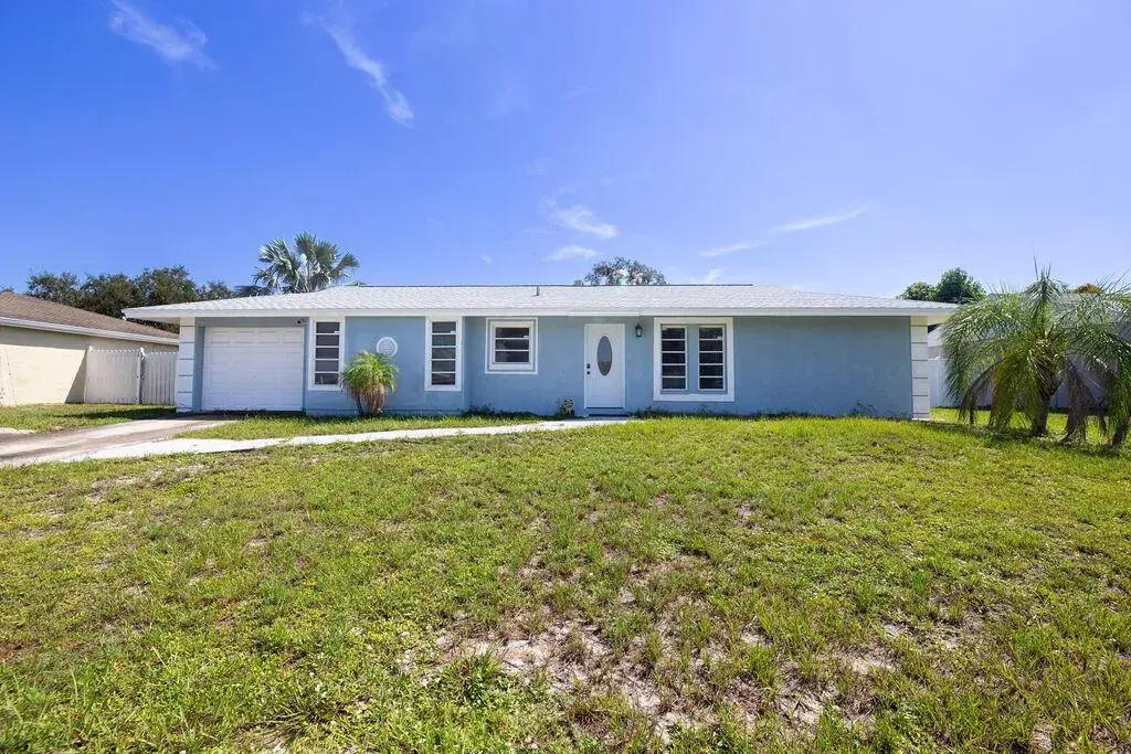 1337 SE ROANOKE Street, Port St. Lucie FL 34952