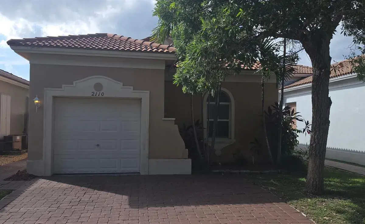 2110 NE 37TH Road, Homestead FL 33033