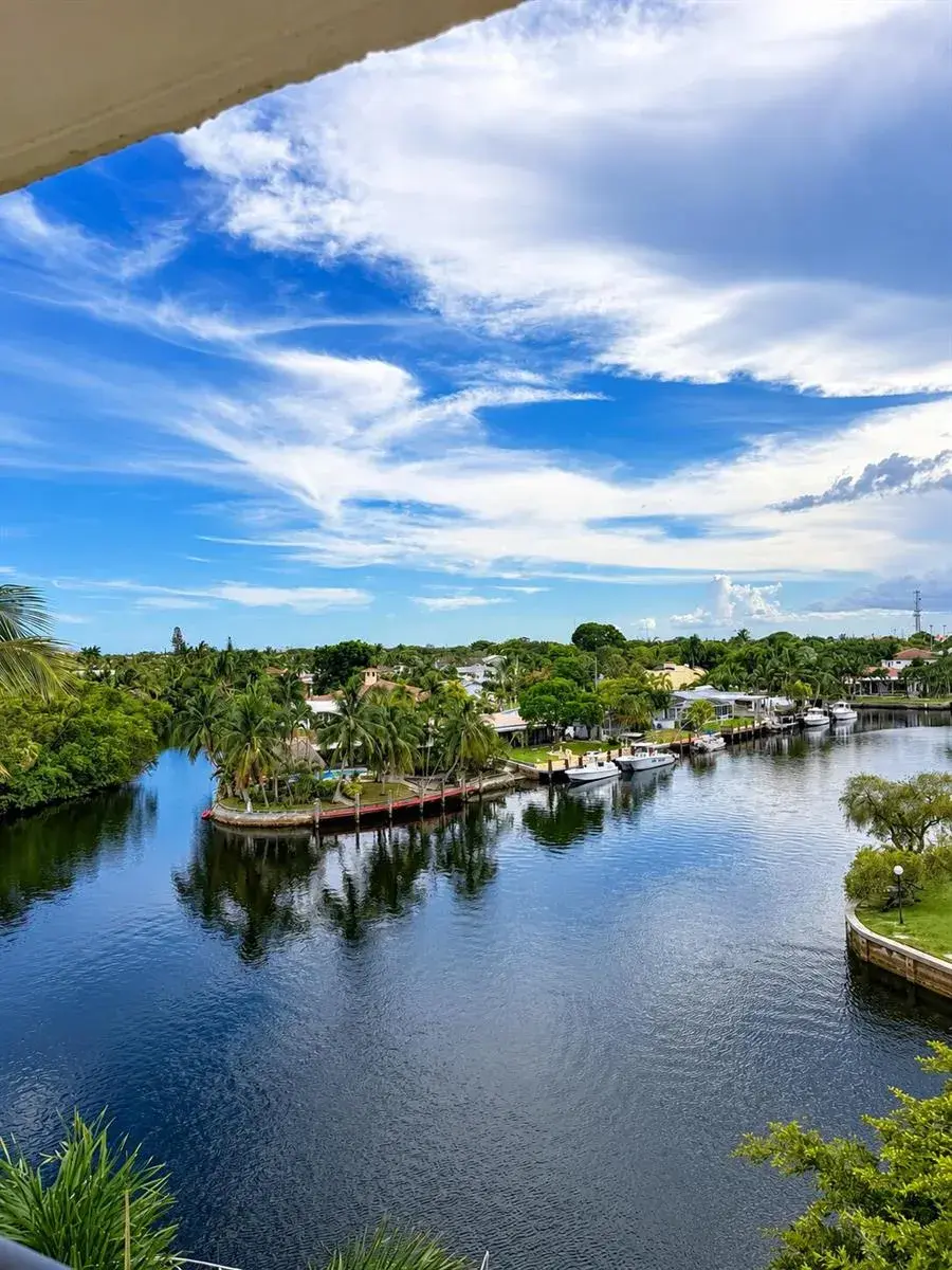 2 bedroom 1 bath Residential for sale at 7 Royal Palm Way # 505, Boca Raton FL 33432