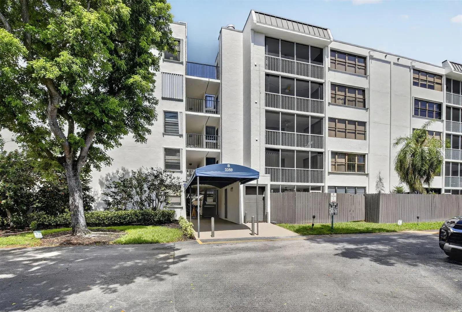3 bedroom 2 bath Residential for sale at 3350 NE 192ND Street # B, Aventura FL 33180
