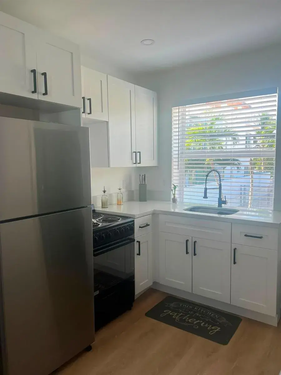 817 TYLER Street # 11, Hollywood FL 33019