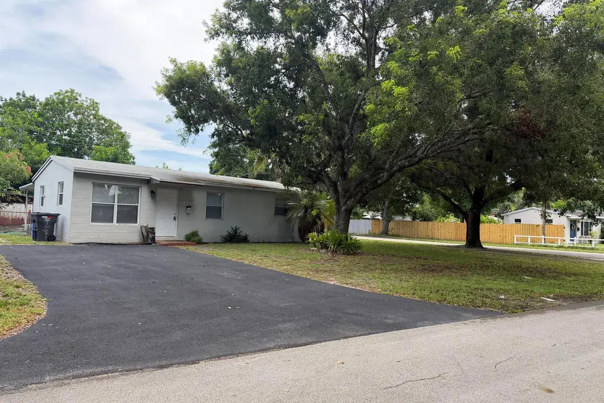 1501 N 70TH Way, Hollywood FL 33024