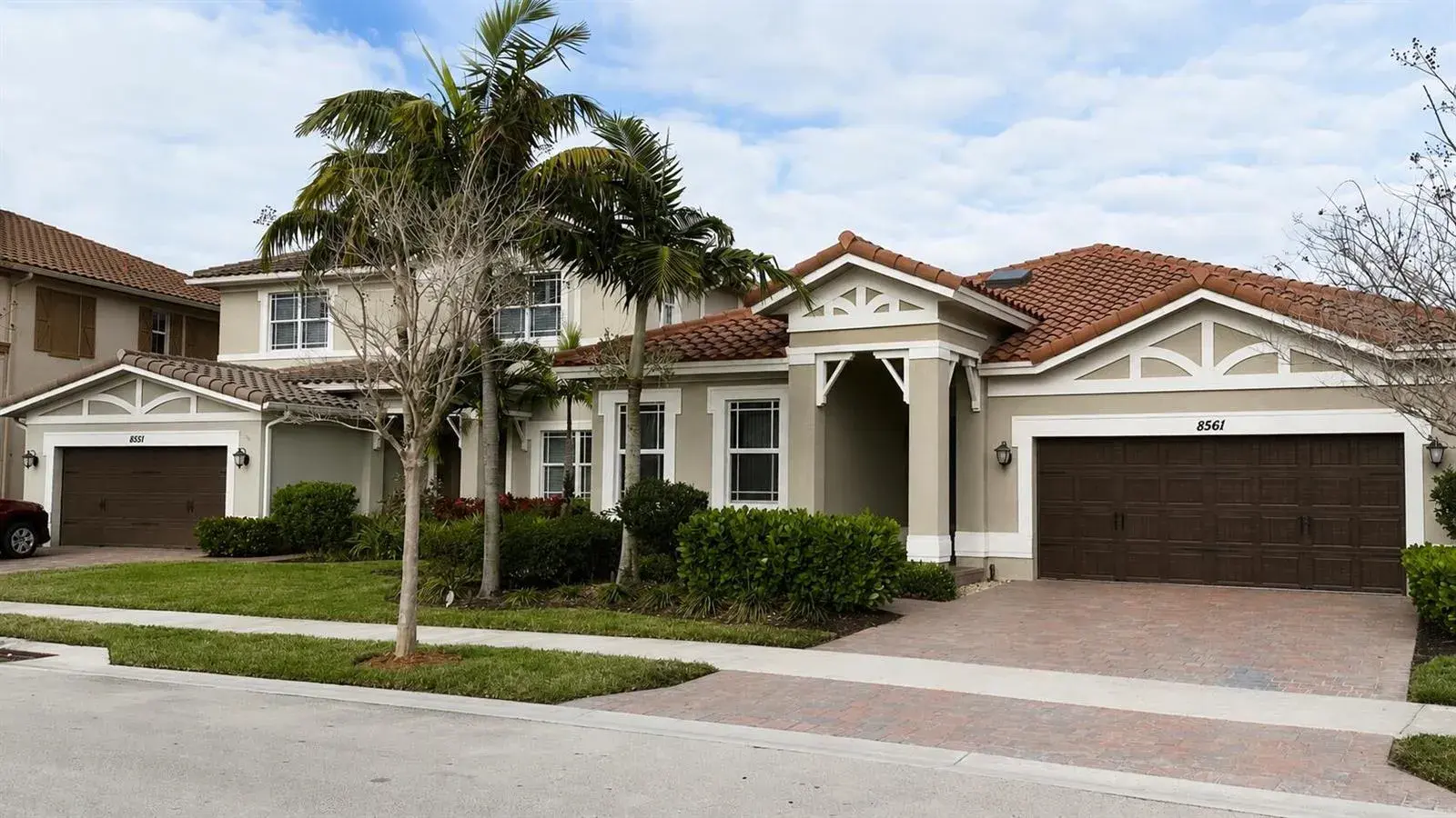 4 bedroom 3 bath Residential for sale at 8561 LAKESIDE Bend, Parkland FL 33076