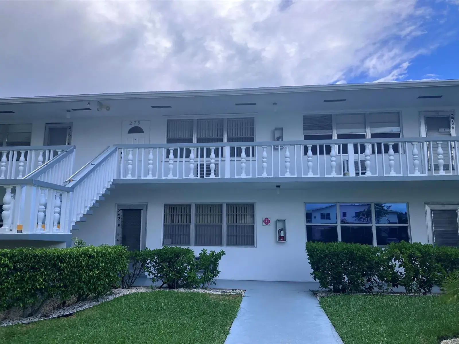 1 bedroom 1 bath Residential for sale at 275 Windsor L, West Palm Beach FL 33417