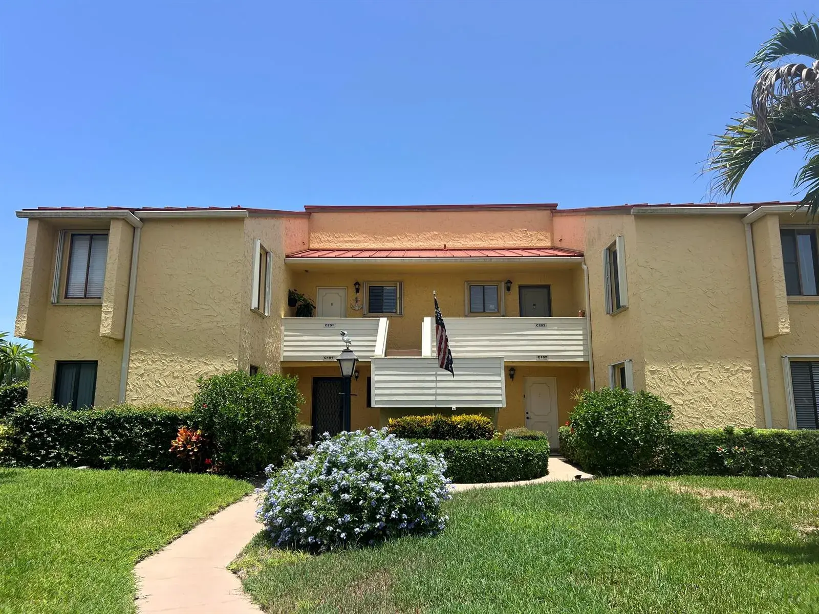 2 bedroom 2 bath Residential for sale at 5373 SE MILES GRANT Road # 102, Stuart FL 34997