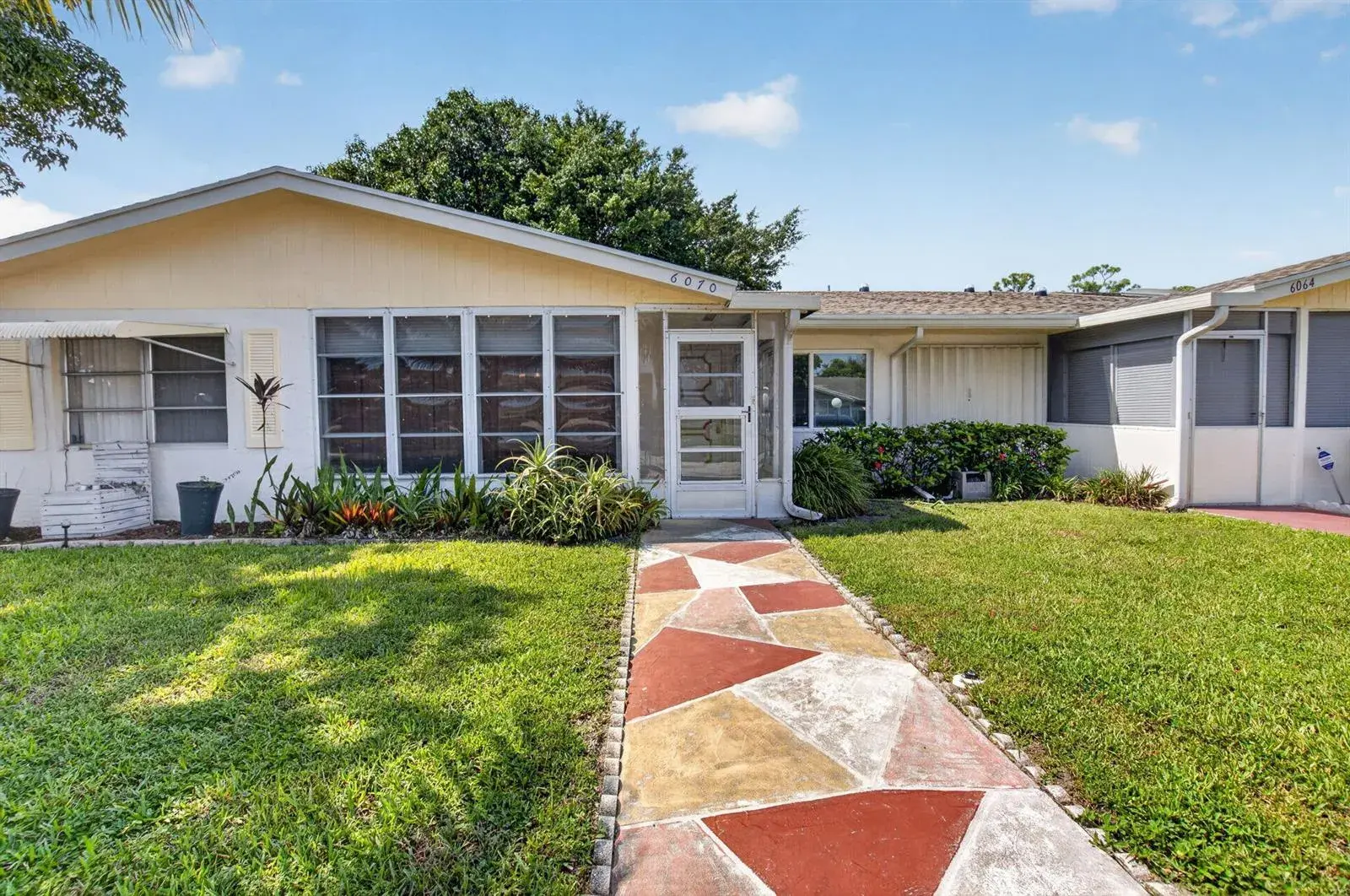 2 bedroom 2 bath Residential for sale at 6070 La Palma Lane, Delray Beach FL 33484