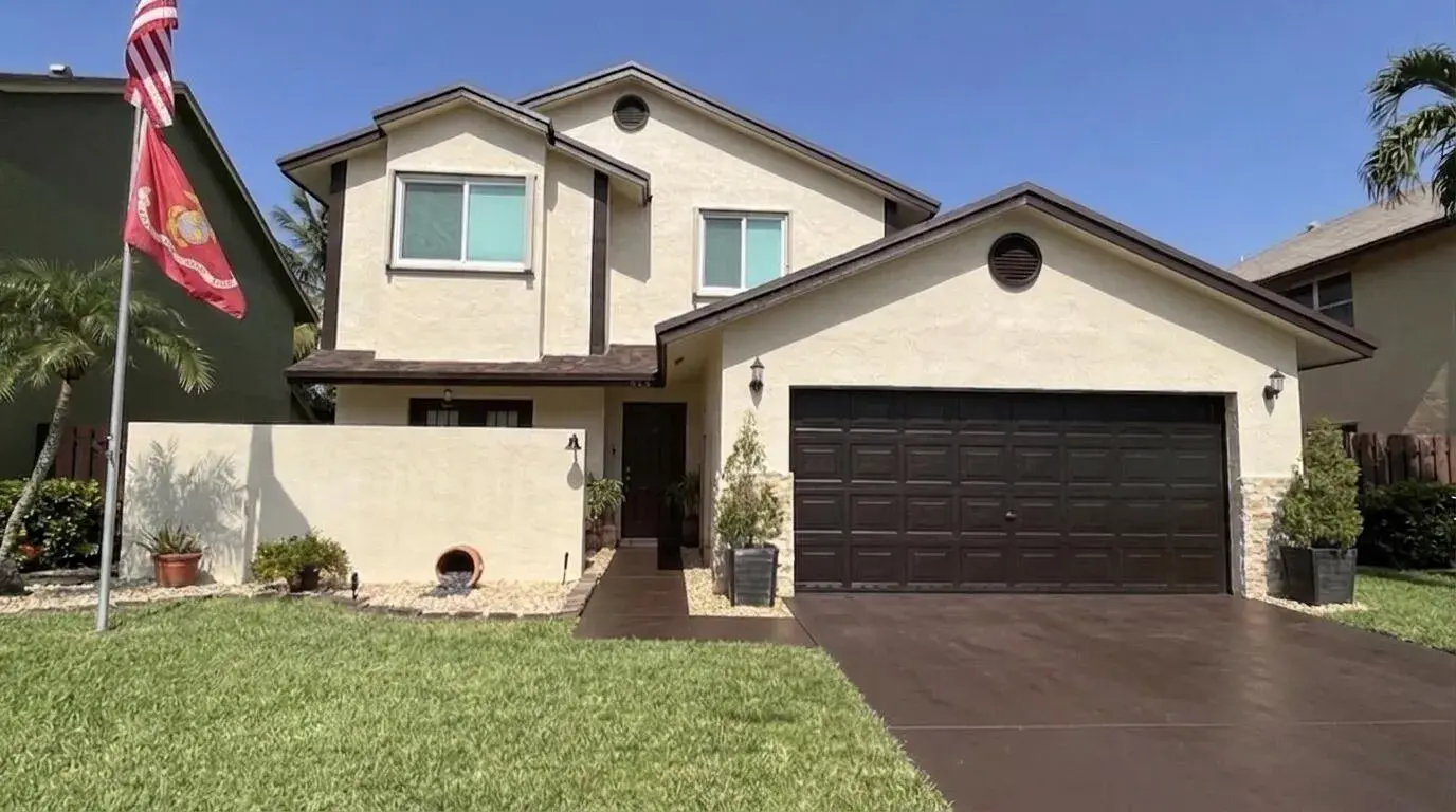 4 bedroom 2 bath Residential for sale at 940 SW 96TH Avenue, Pembroke Pines FL 33025
