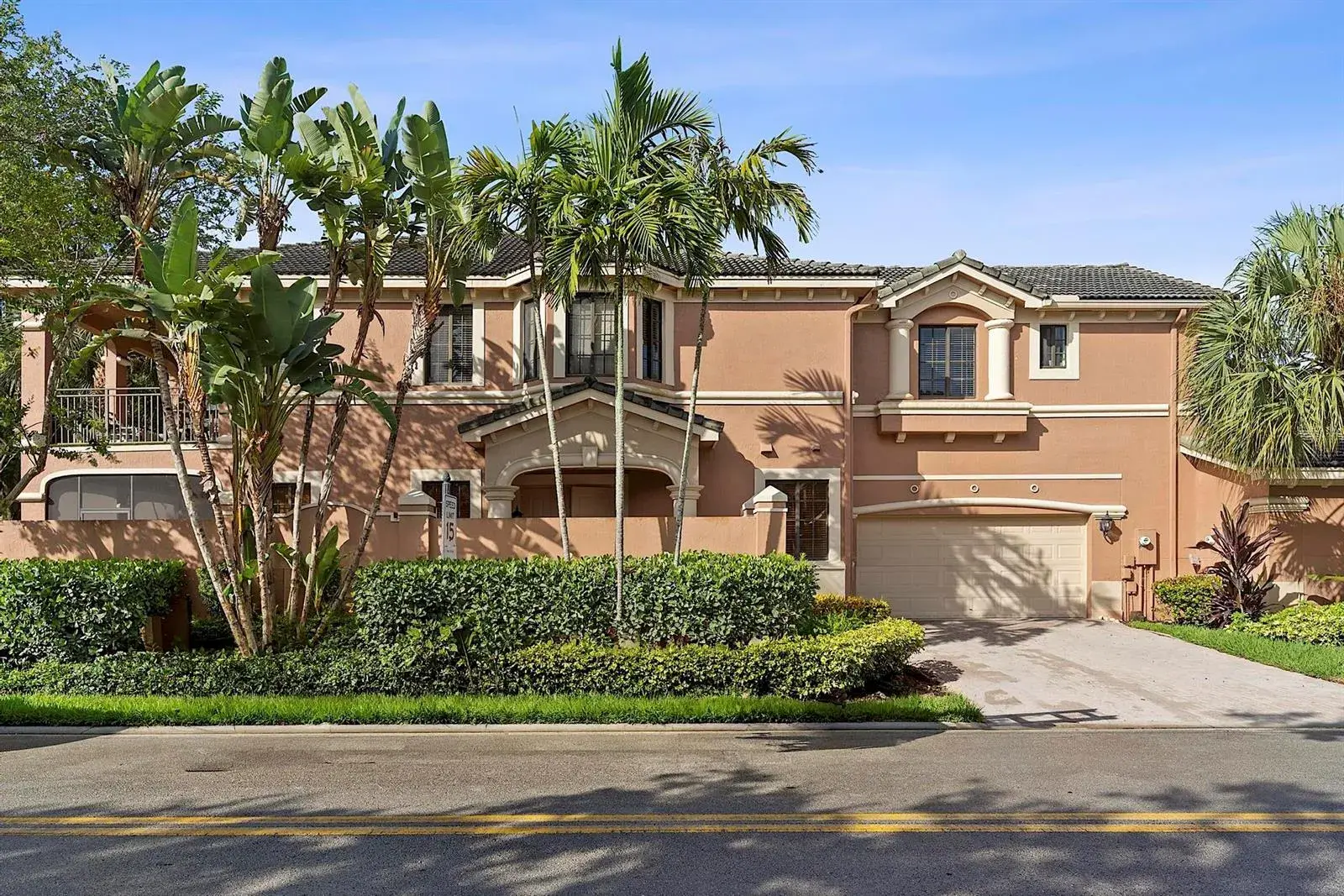 2742 Kinsington Circle, Weston FL 33332