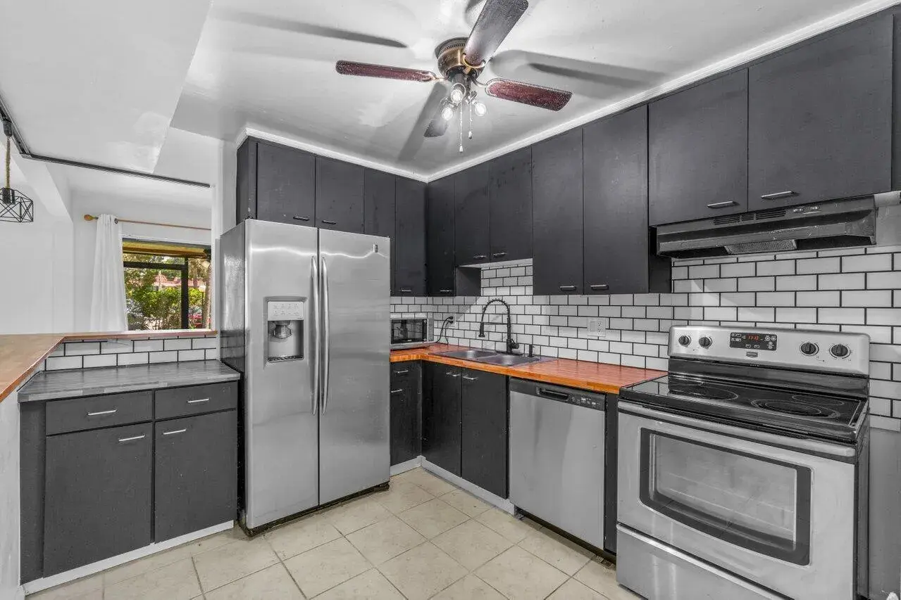 3 bedroom 2 bath Residential for sale at 1149 NW 13th Street # 5, Boca Raton FL 33486