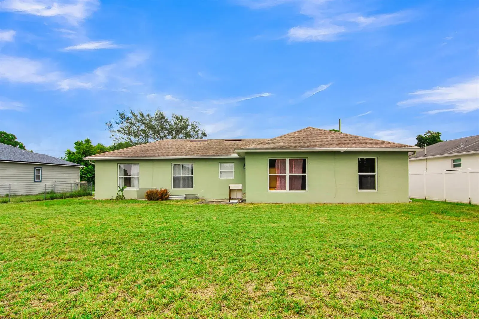 3 bedroom 2 bath Residential for sale at 1002 SW ROMAINE Lane, Port St. Lucie FL 34953