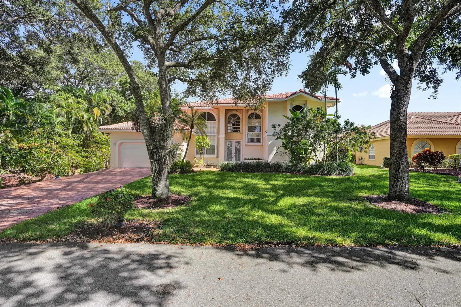 4 bedroom 3 bath Residential for sale at 6020 NW 61ST Manor, Parkland FL 33067