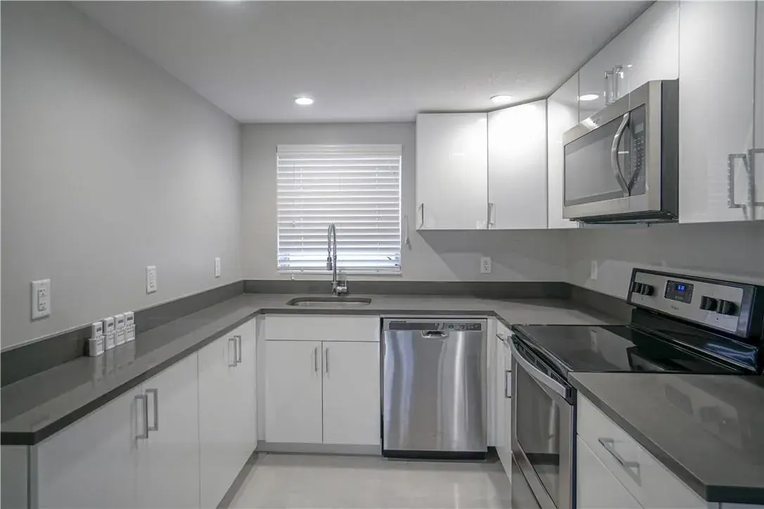 640 NE 7th Avenue # 10, Fort Lauderdale FL 33304