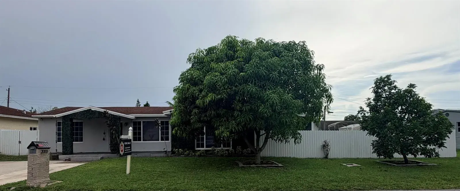 3 bedroom 2 bath Residential for sale at 2000 SW 95TH Terrace, Miramar FL 33025