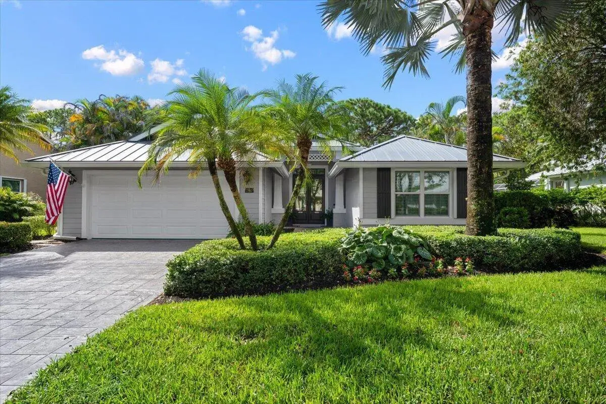 3 bedroom 2 bath Residential for sale at 7990 SE Mammoth Drive SE, Hobe Sound FL 33455