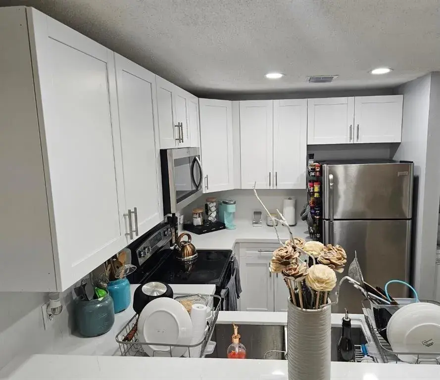 1827 RUNNERS Way, North Lauderdale FL 33068