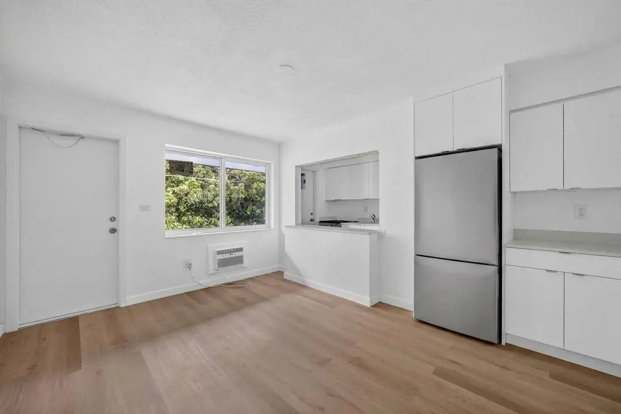 60 NW 79TH Street # 32, Miami FL 33150