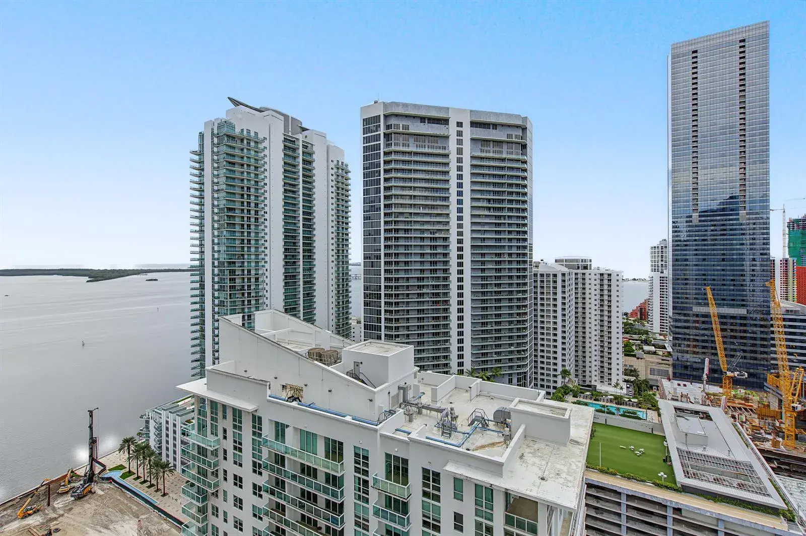 1 bedroom 1 bath for sale at 1200 BRICKELL BAY Drive # 3419, Miami FL 33131