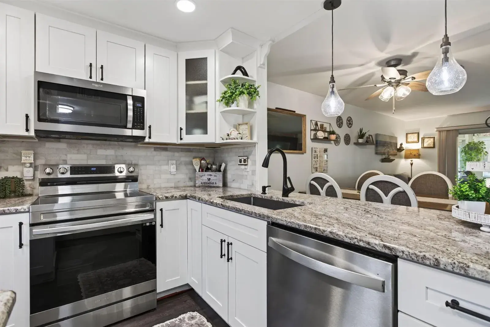 2 bedroom 2 bath Residential for sale at 7500 NW 5th Court # 108, Margate FL 33063