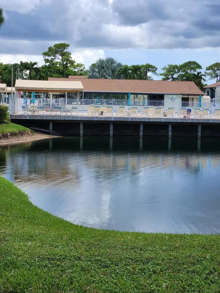 2 bedroom 2 bath Residential for sale at 311 KNOTTY PINE Circle # 1, FL 33463