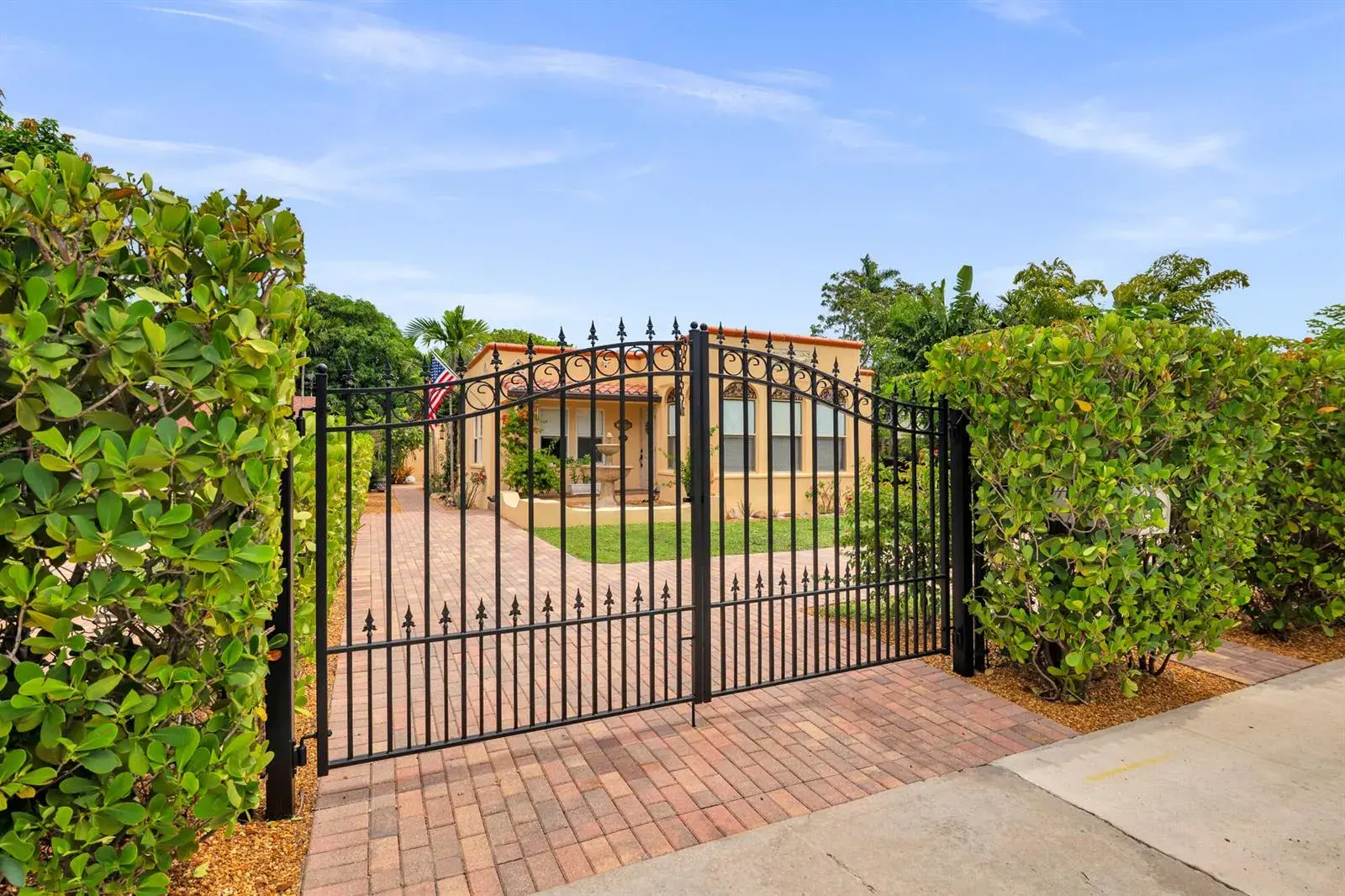 3 bedroom 2 bath Residential for sale at 319 Plymouth Road, West Palm Beach FL 33405