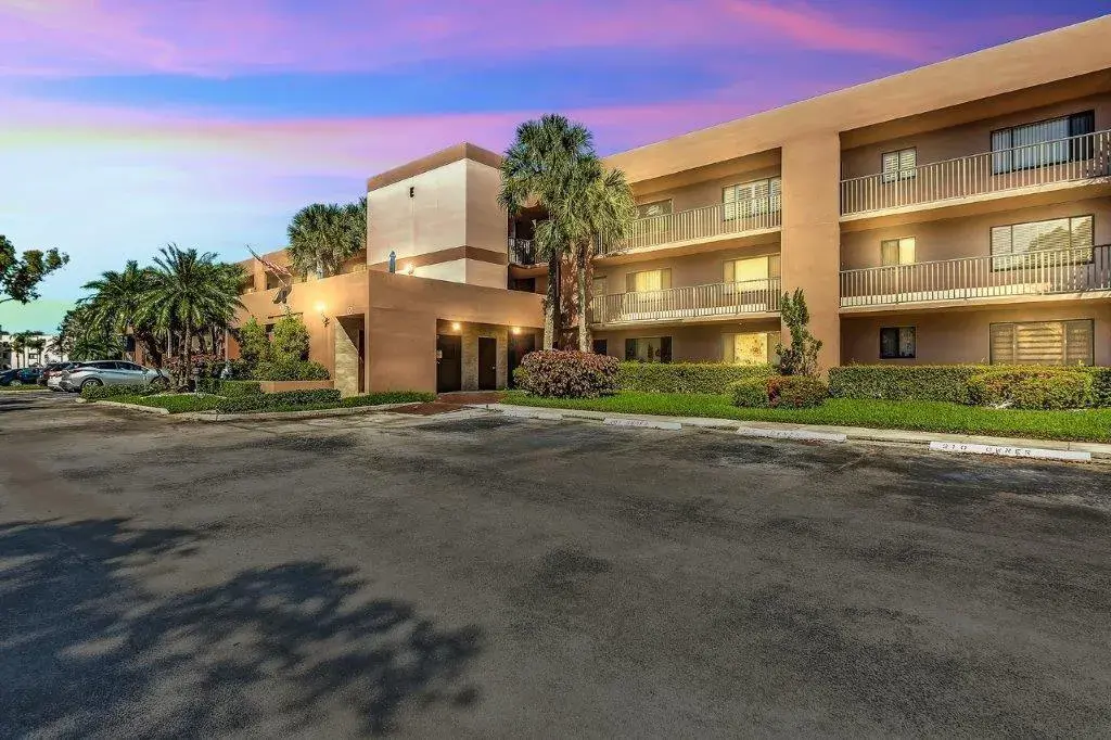 2 bedroom 2 bath Residential for sale at 7428 ASHMONT Circle # 210, Tamarac FL 33321
