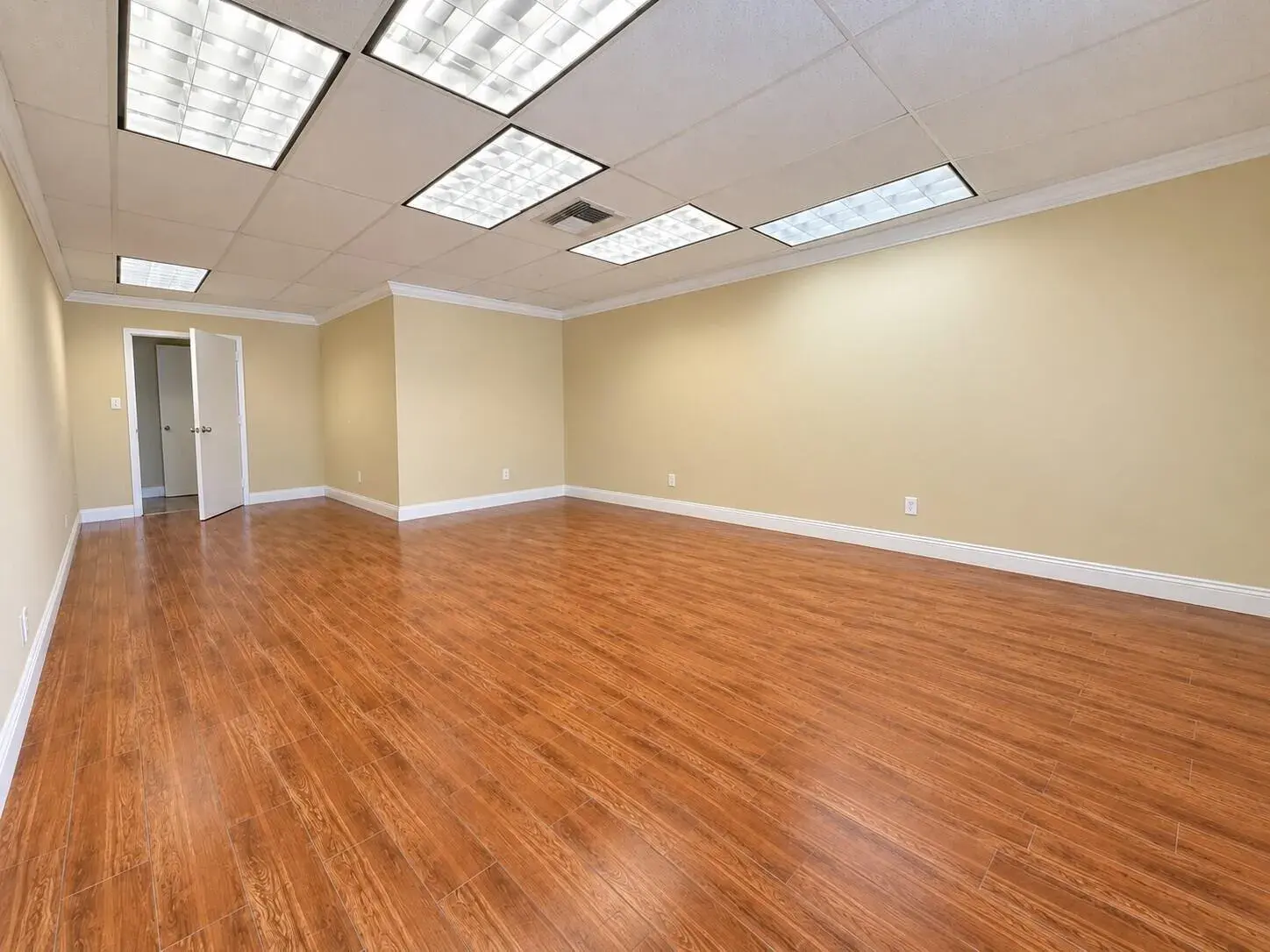 4907 N UNIVERSITY Drive, Lauderhill FL 33351