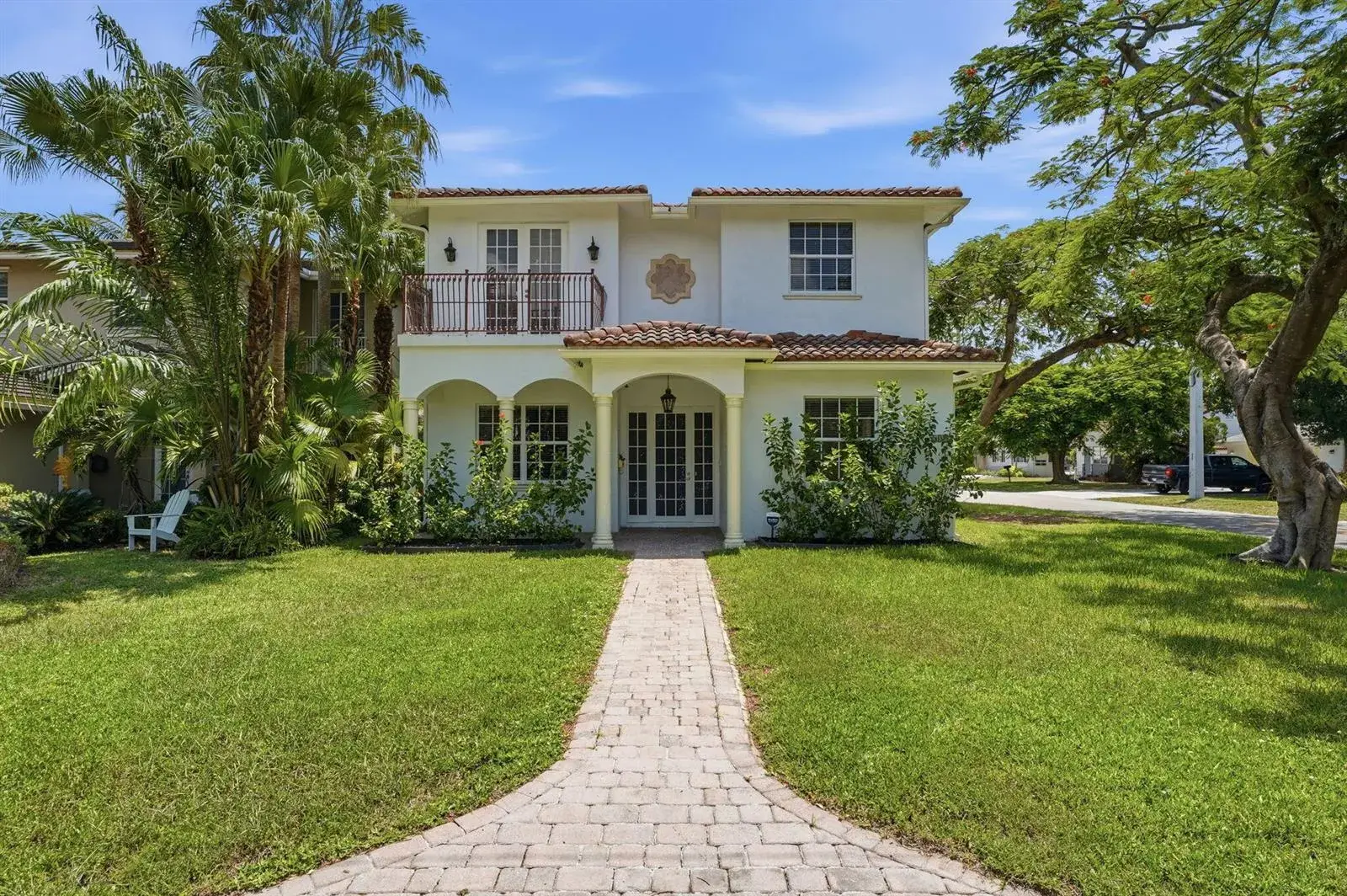 5 bedroom 4 bath Residential for sale at 400 NE 8th Avenue, Fort Lauderdale FL 33301