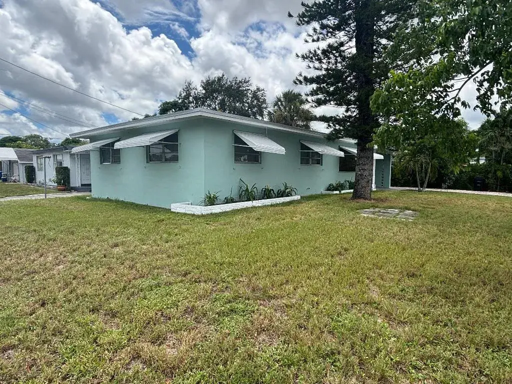 1700 NW 5TH Street, Fort Lauderdale FL 33311