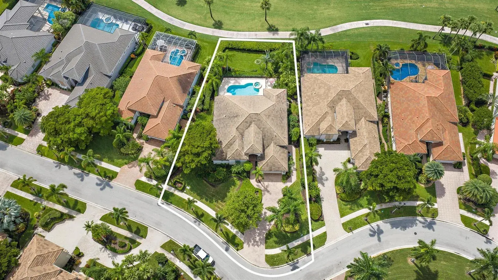 3 bedroom 3 bath Residential for sale at 9054 Lakes Boulevard, West Palm Beach FL 33412