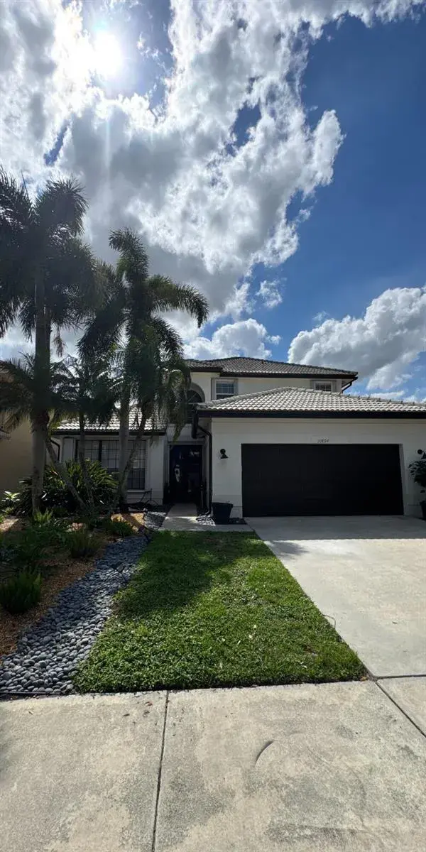 4 bedroom 2 bath Residential for sale at 10894 OLD BRIDGEPORT Lane, Boca Raton FL 33498