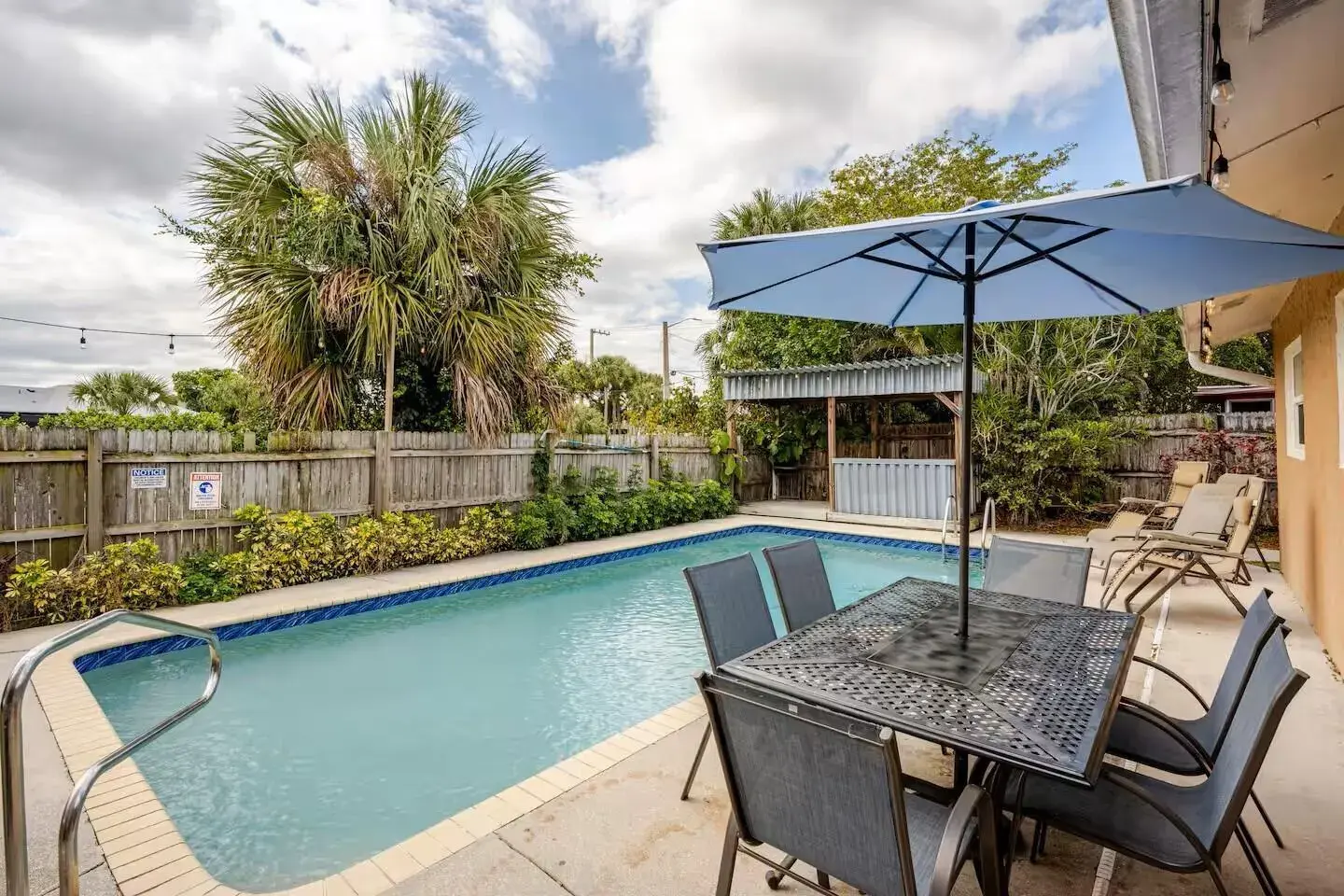 3 bedroom 2 bath for sale at 6528 COUNTRY WOOD Way, Delray Beach FL 33484