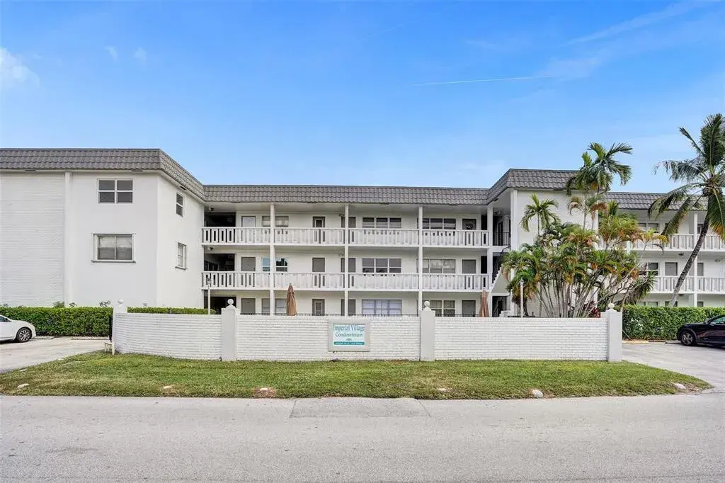 1 bedroom 1 bath Residential Lease for rent at 6200 NE 22ND Way # 106, Fort Lauderdale FL 33308