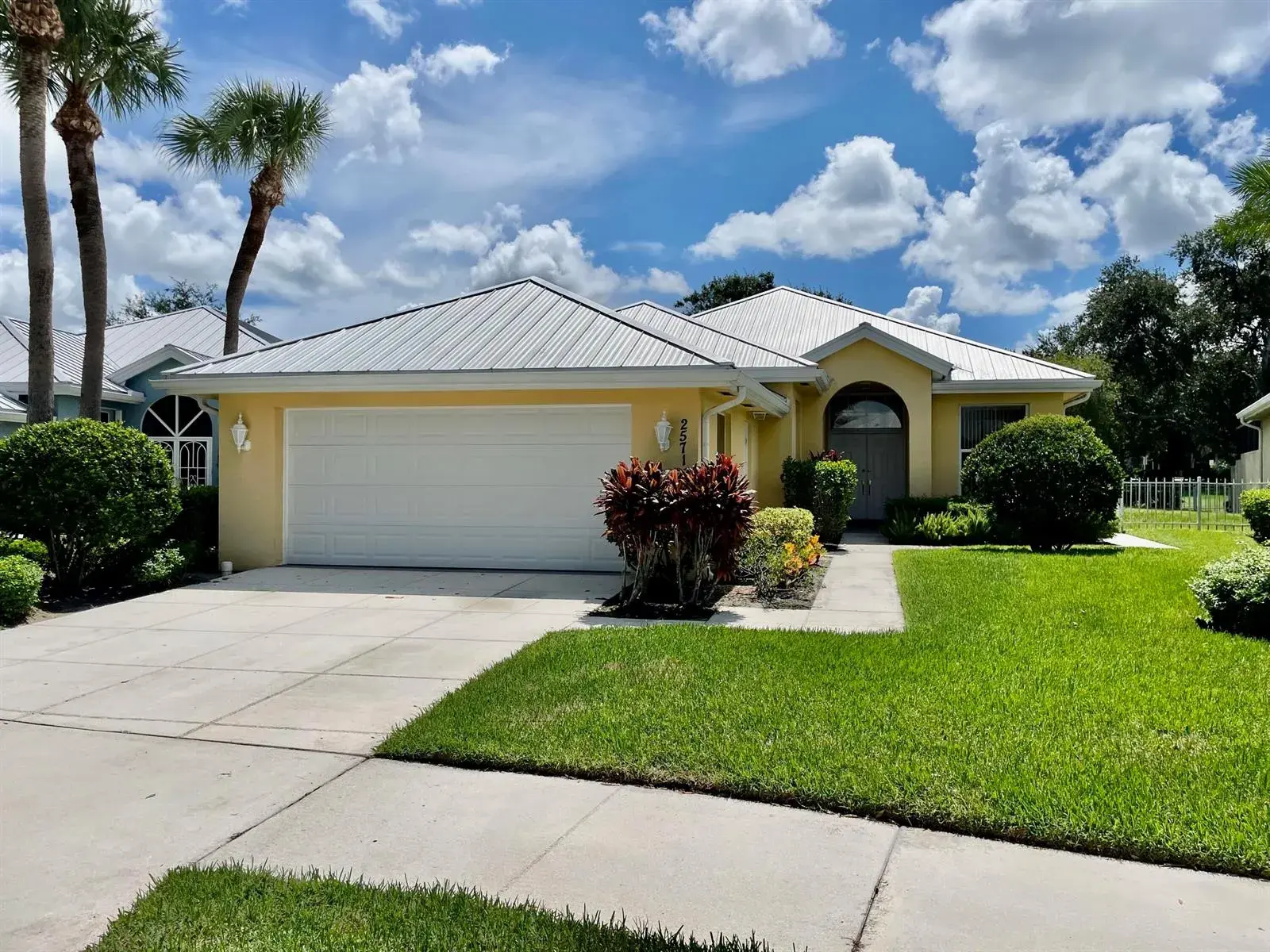3 bedroom 2 bath Residential for sale at 2571 SW Greenwich Way, Palm City FL 34990