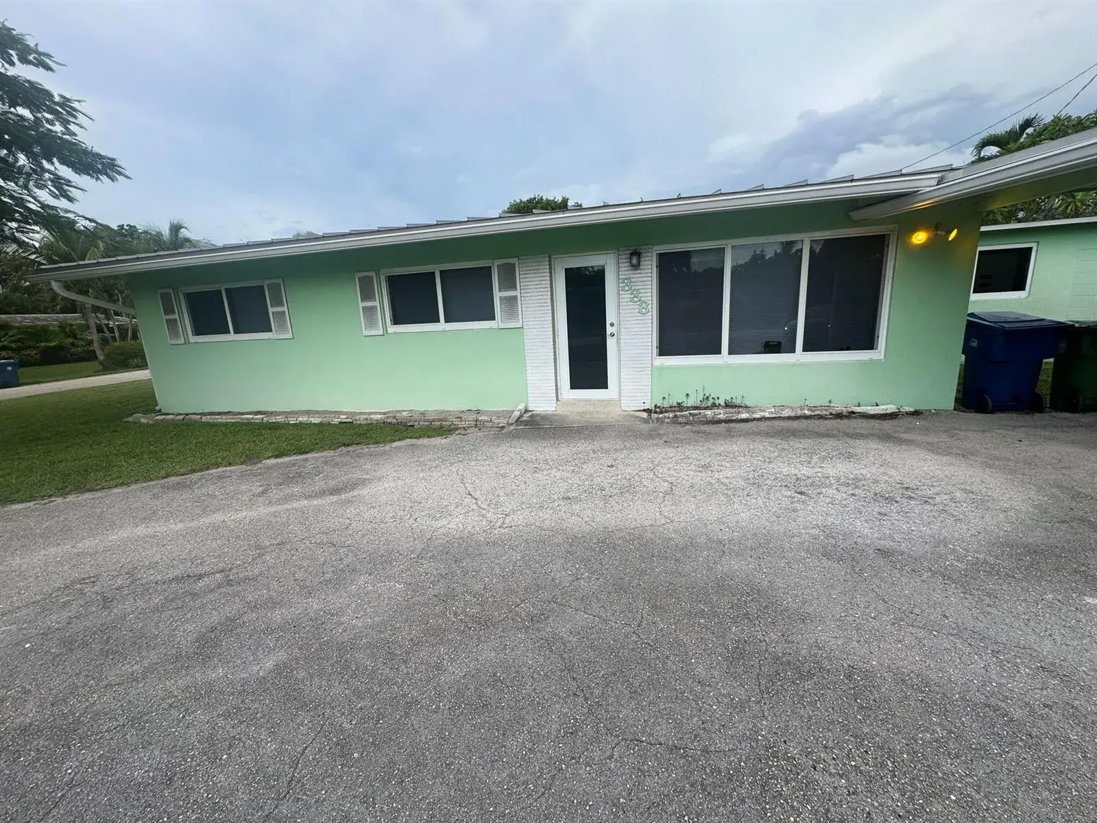 3 bedroom 2 bath Residential for sale at 333 NW 26TH Court, Wilton Manors FL 33311