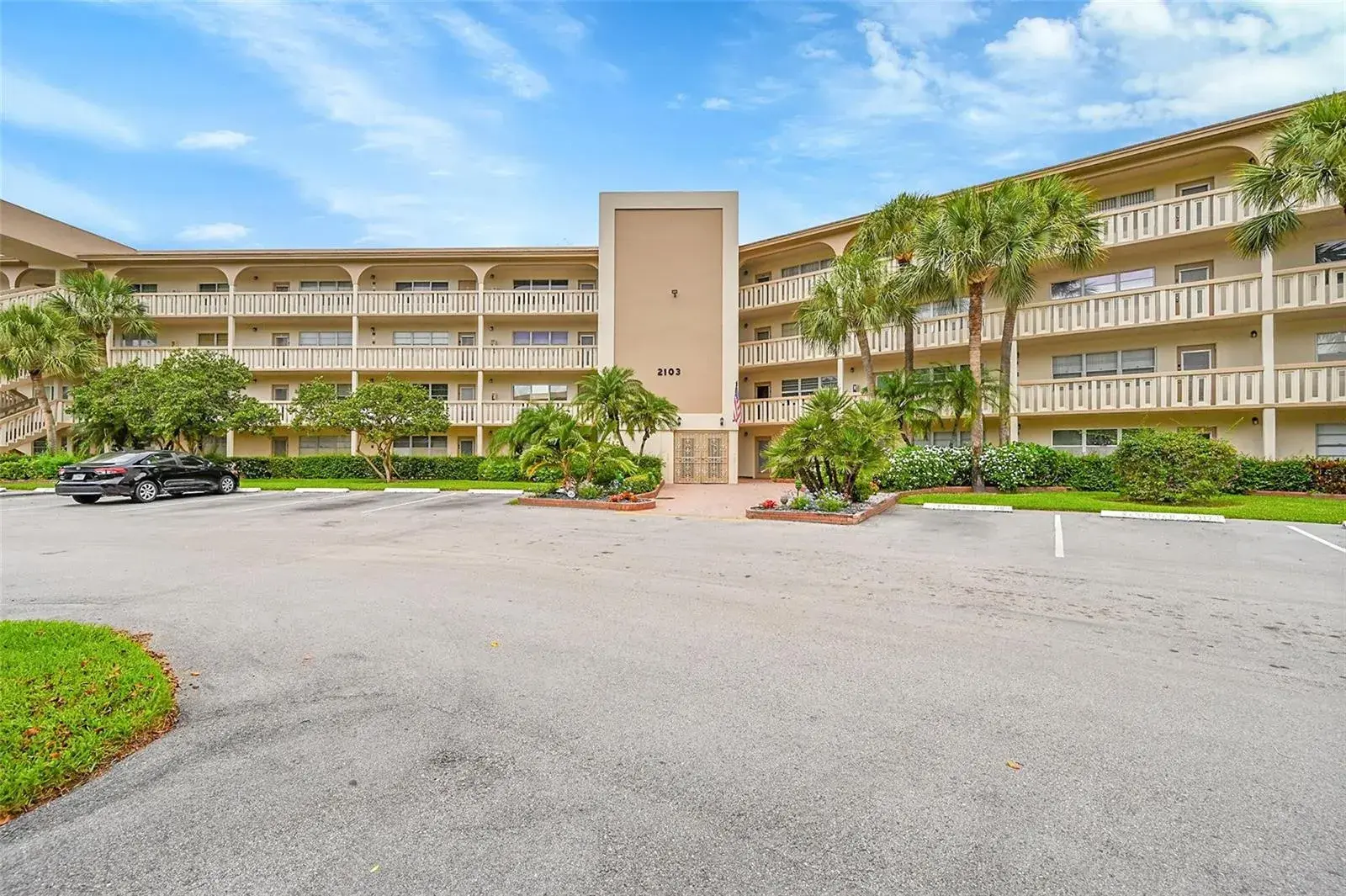 1 bedroom 1 bath Residential for sale at 2103 LUCAYA Bend # E3, Coconut Creek FL 33066