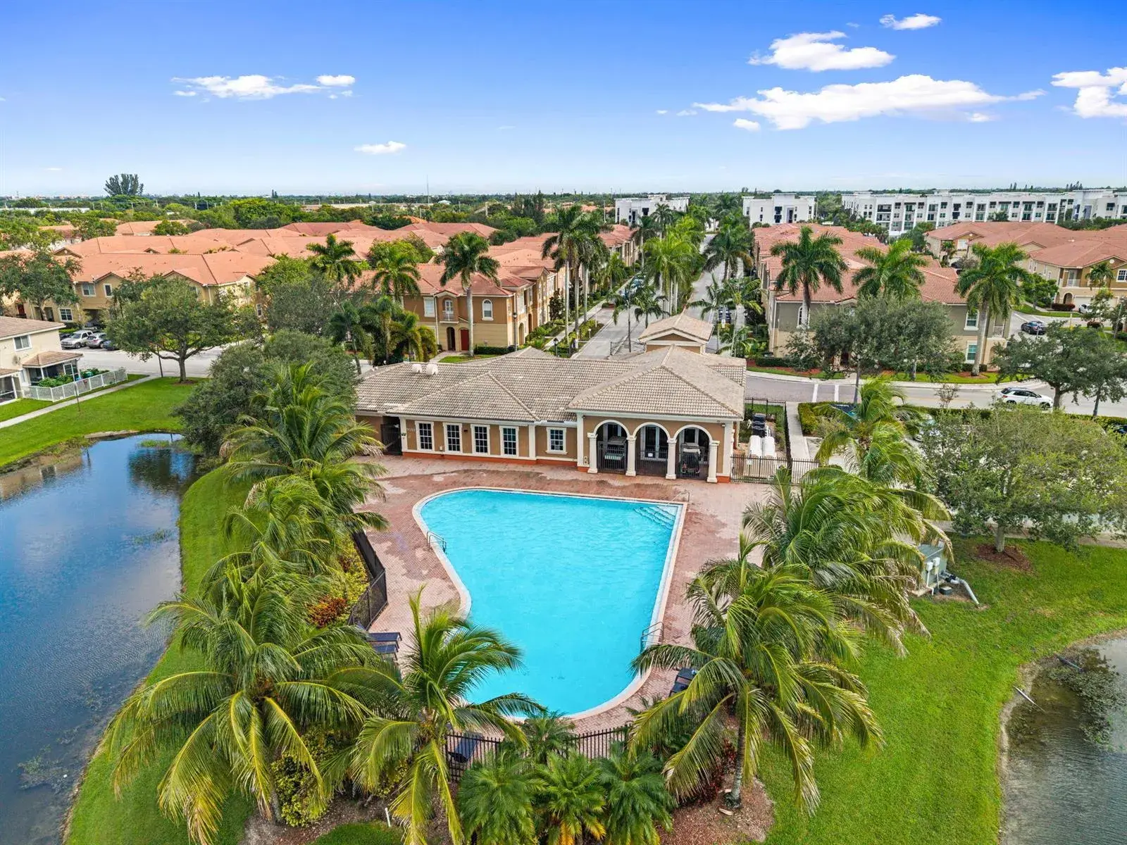 5963 GLASGOW Way, Tamarac FL 33321