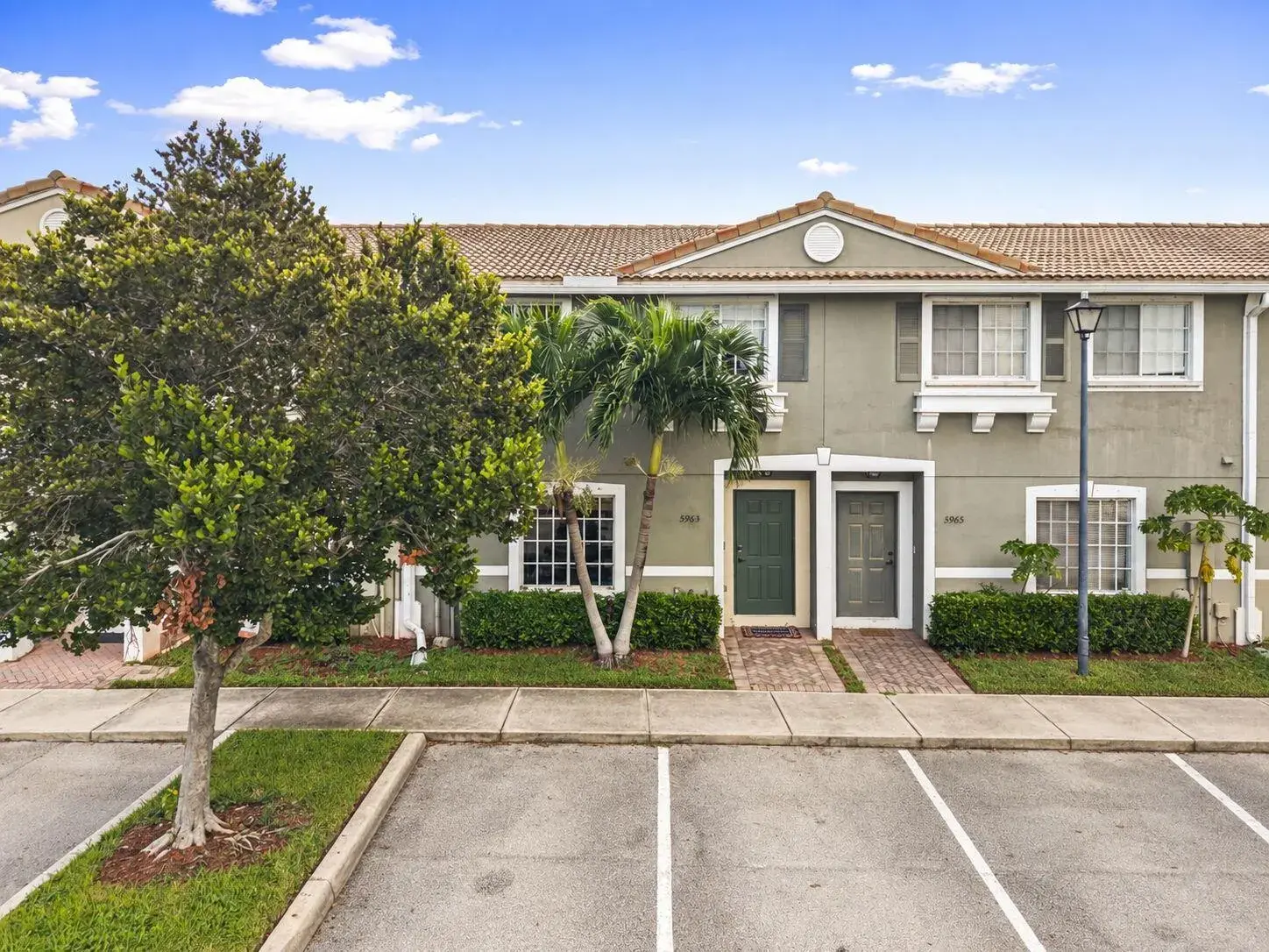 5963 GLASGOW Way, Tamarac FL 33321