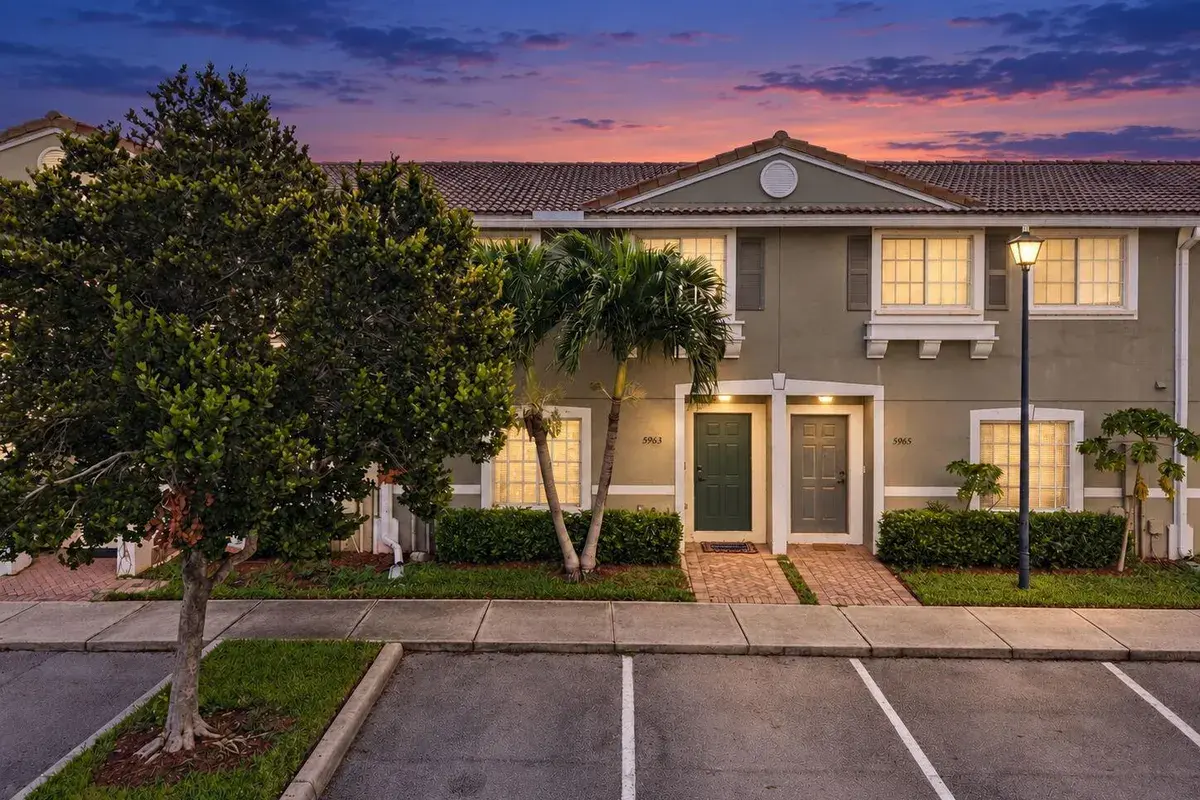 5963 GLASGOW Way, Tamarac FL 33321