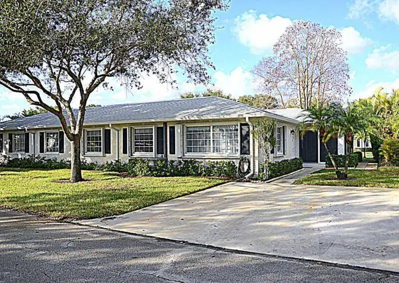 2 bedroom 2 bath Residential for sale at 10101 S 44th Drive, Boynton Beach FL 33436