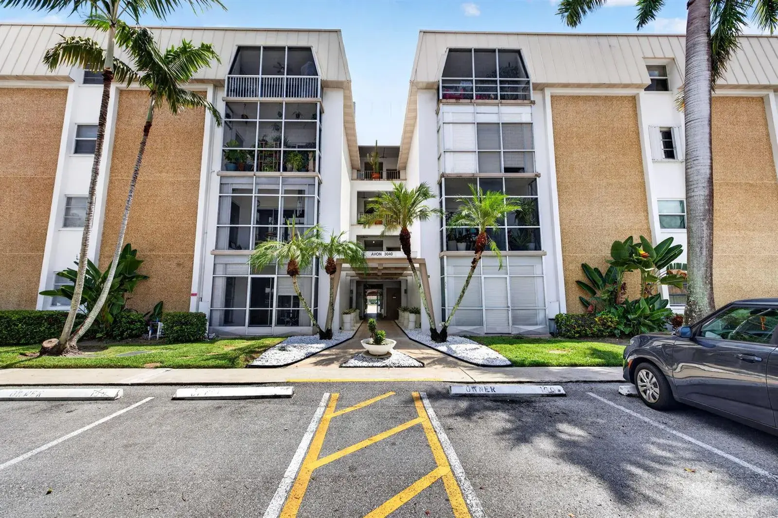 1 bedroom 1 bath Residential for sale at 3040 NE 16th Avenue # 110, Oakland Park FL 33334