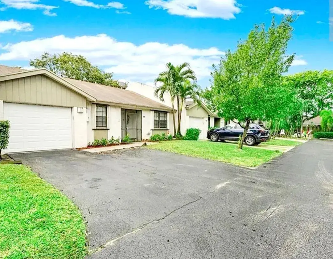 2 bedroom 2 bath Residential for sale at 904 NW 50TH Court, Deerfield Beach FL 33064