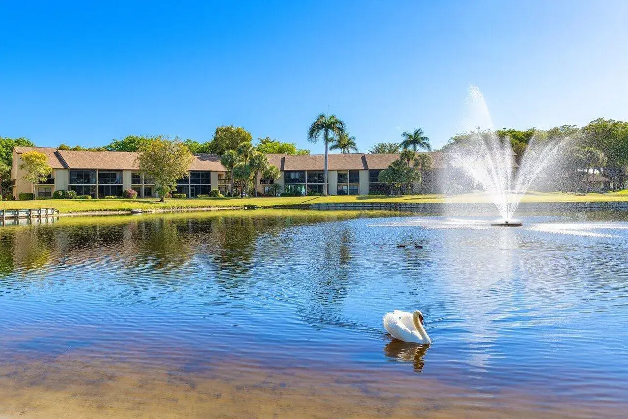 3 bedroom 2 bath Residential for sale at 5154 Oakhill Lane # 1014, Delray Beach FL 33484