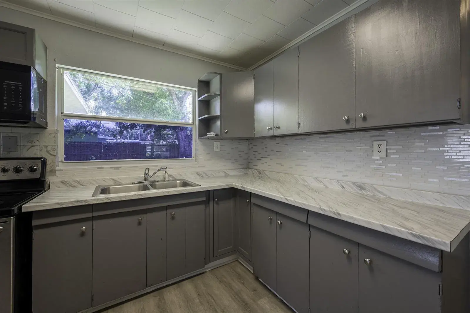 2 bedroom 1 bath Residential for sale at 5136 Studio Drive, Zephyrhills FL 33542