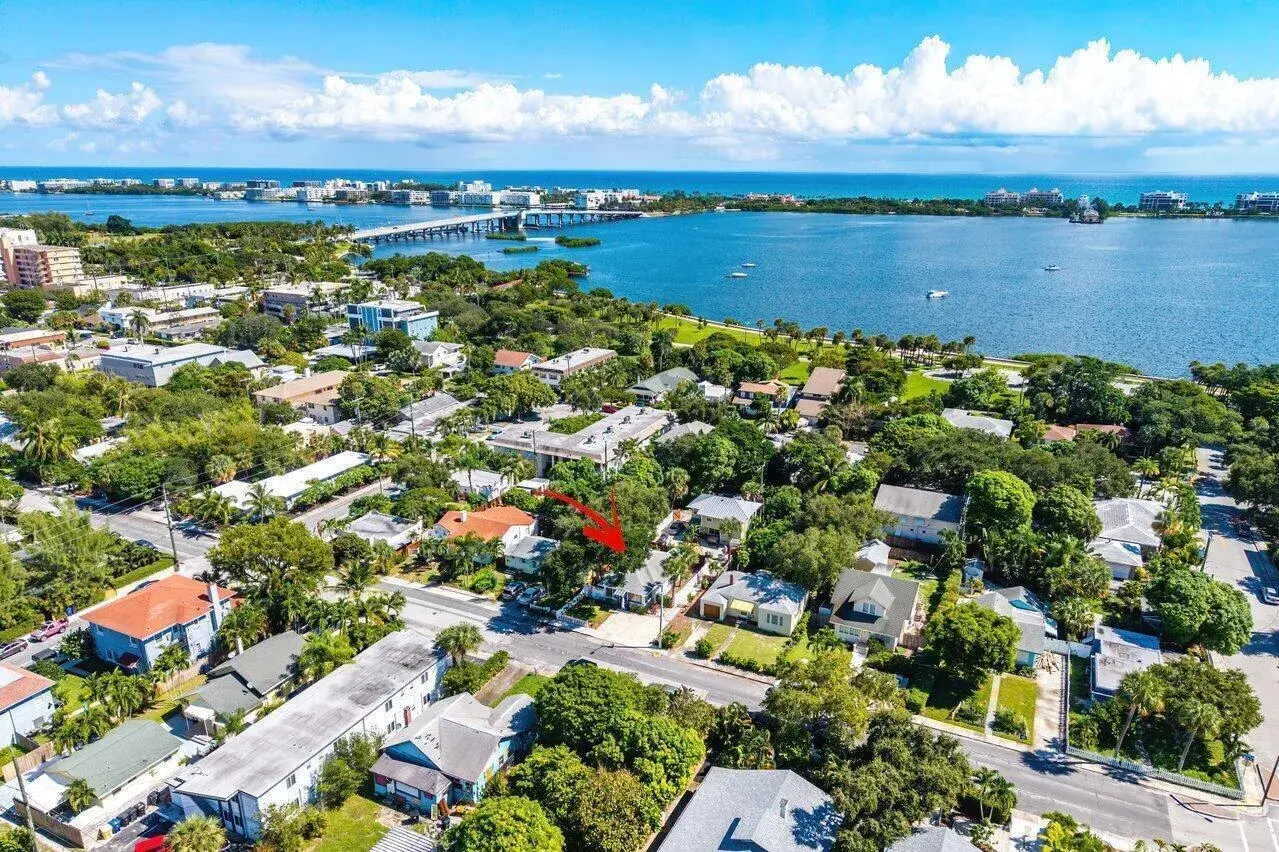 2 bedroom 1 bath for sale at 314 S PALMWAY # 1, FL 33460