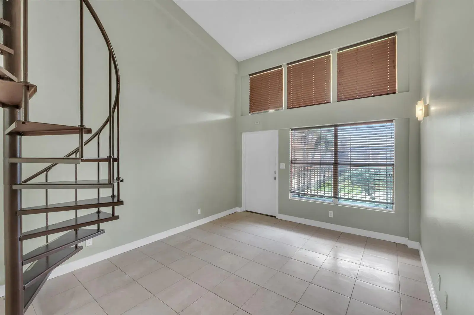 1 bedroom 1 bath Residential for sale at 4171 NW 26TH Street # T2, Lauderhill FL 33313