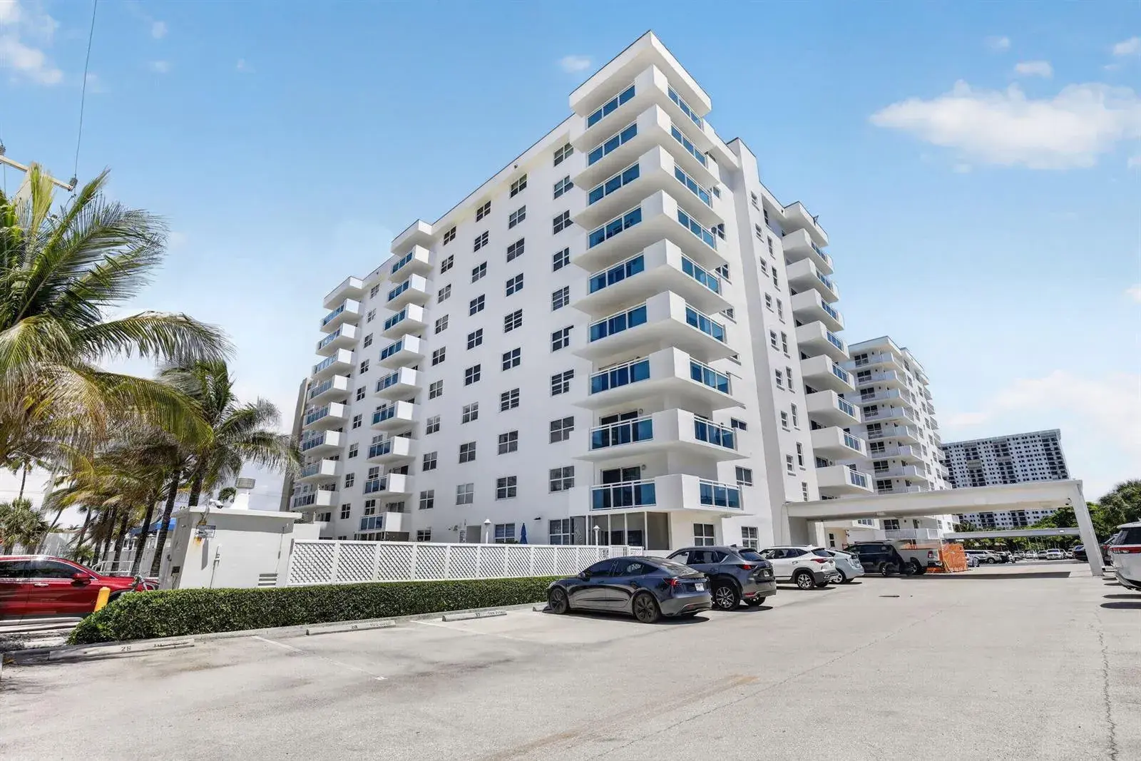 2 bedroom 2 bath Residential for sale at 1701 S OCEAN Drive # 902, Hollywood FL 33019
