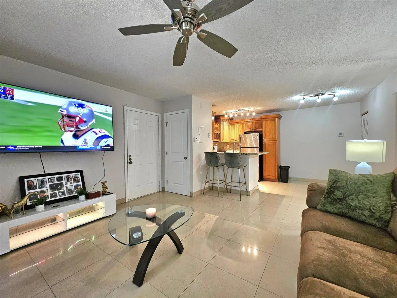 1 bedroom 1 bath Residential for sale at 701 Lyons Road # 13103, Coconut Creek FL 33063