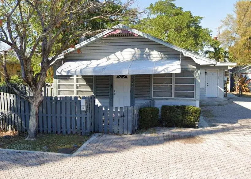 1 bedroom 1 bath Residential Lease for rent at 717 SW 2nd Court, Fort Lauderdale FL 33312
